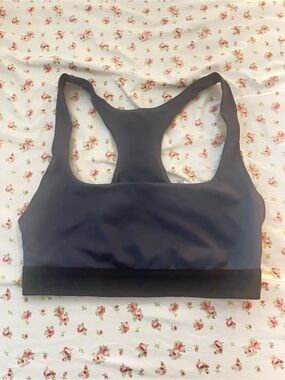 Seamless Black Racerback Sports Bra - Everyday Support